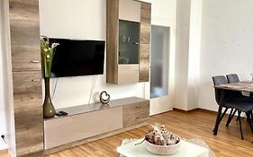 Geschmackvolle Und Gemuetliche Wohnung